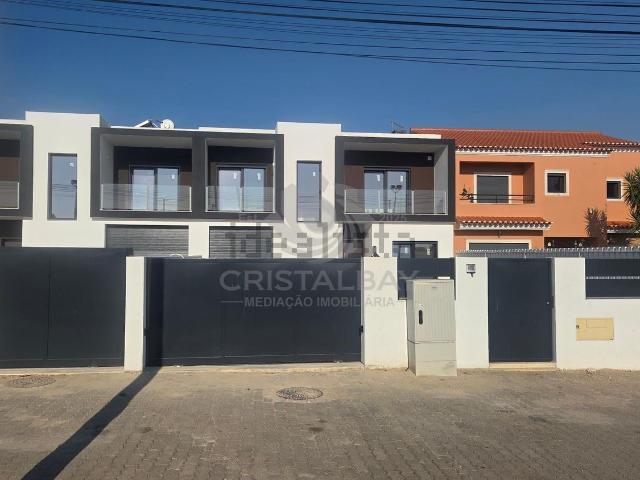 Moradia, Azeitão