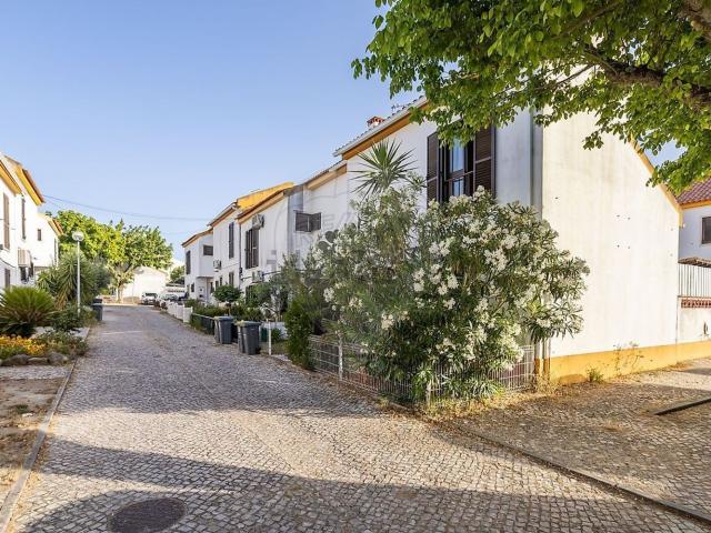 Moradia, Azeitão