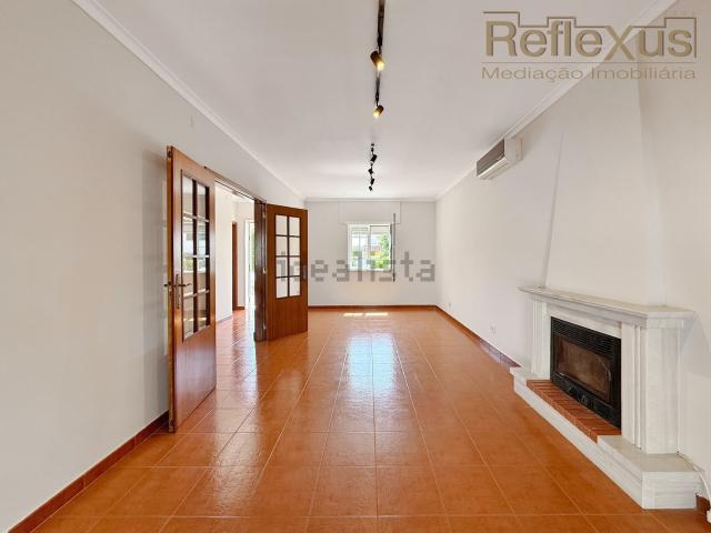 Moradia, Azeitão