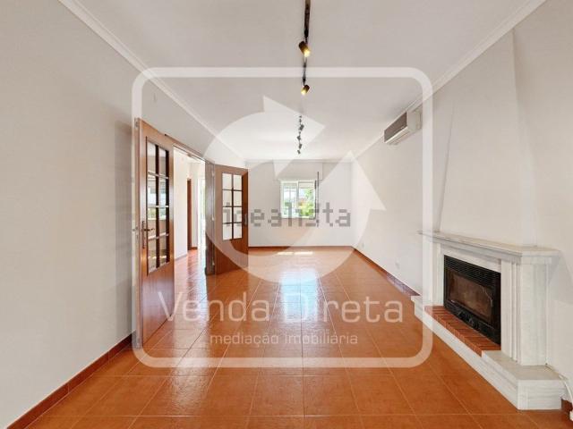 Moradia, Azeitão