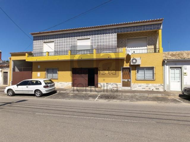 Moradia, Azinhaga