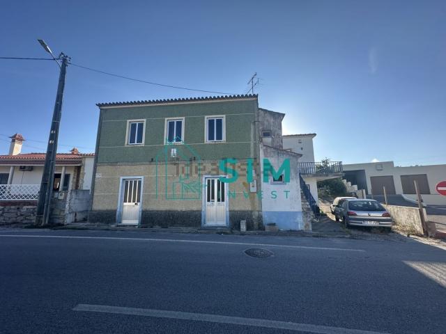 Moradia, Azoia de Cima e Tremês