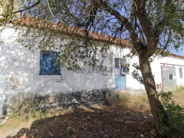 Moradia, Azoia de Cima e Tremês