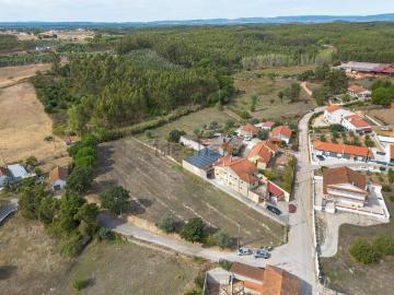 Moradia, Azoia de Cima e Tremês