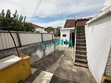 Moradia, Azoia de Cima e Tremês