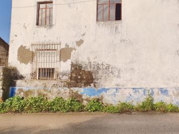 Moradia, Azoia de Cima e Tremês