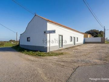 Moradia, Azoia de Cima e Tremês
