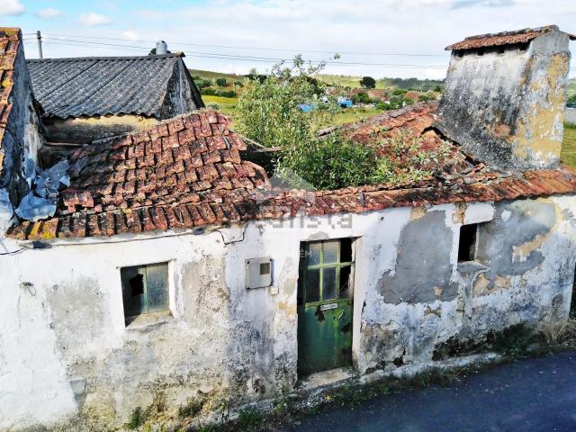 Moradia, Azoia de Cima e Tremês