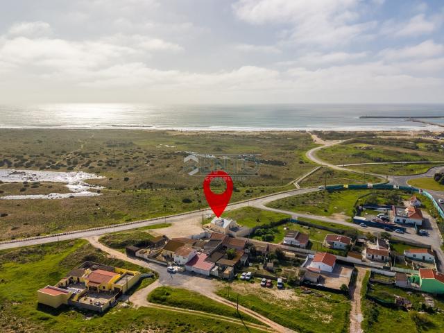 MORADIA A 50 METROS DA PRAIA SUPERTUBOS