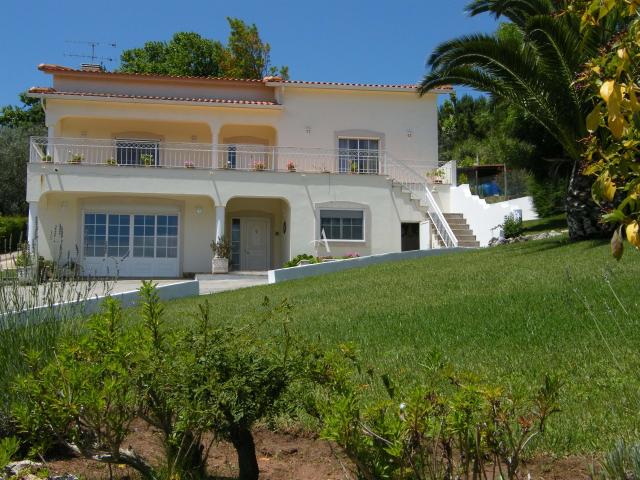 Moradia A dos Francos €495k | T4 Piscina Sala Jogos Terreno 5.000m² | Property by Calvin ACPS