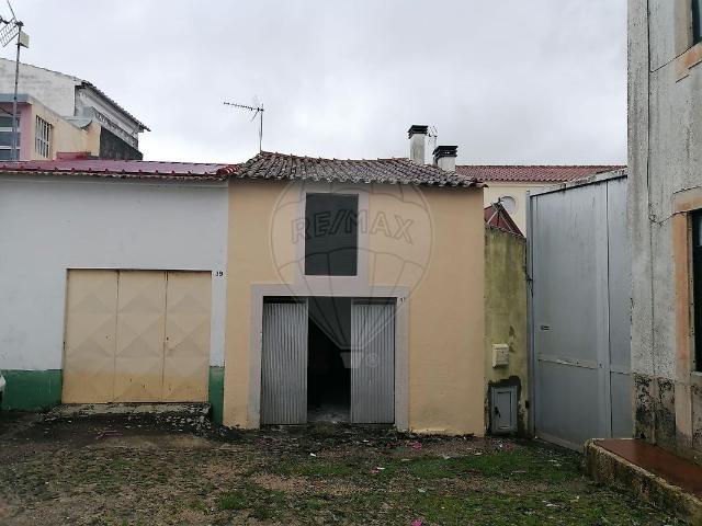 Moradia à venda em Abrunheira, Verride e Vila Nova da Barca, Montemor o Velho RE/MAX Portugal