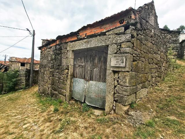 Moradia à venda em Arca e Varzielas, Oliveira de Frades RE/MAX Portugal