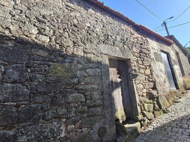 Moradia à venda em Aricera e Goujoim, Armamar RE/MAX Portugal