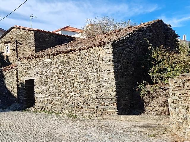 Moradia à venda em Vilarouco e Pereiros, São João da Pesqueira RE/MAX Portugal