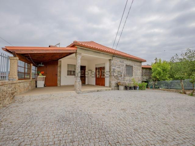 Moradia, Aboim da Nóbrega e Gondomar