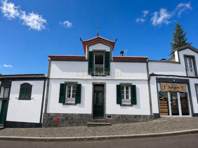Moradia acolhedora com vista deslumbrante na cidade da Lagoa