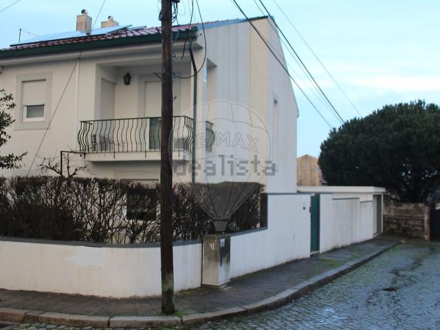 Moradia, Águas Santas