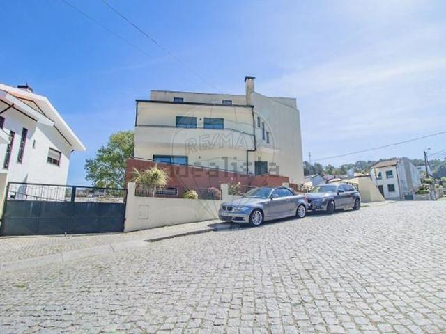 Moradia, Águas Santas