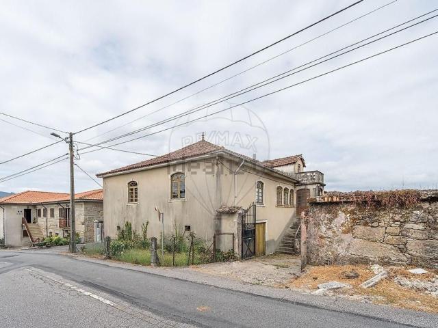 Moradia, Águas Santas e Moure