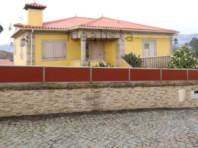 Moradia, Airães