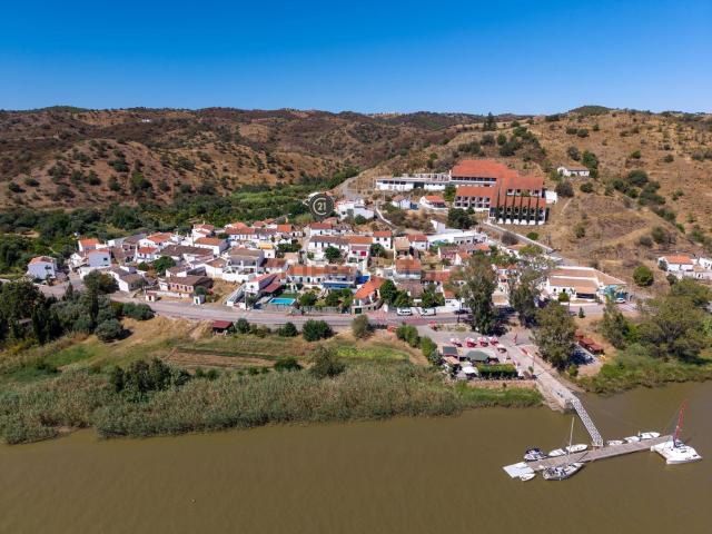 Moradia, Alcoutim e Pereiro