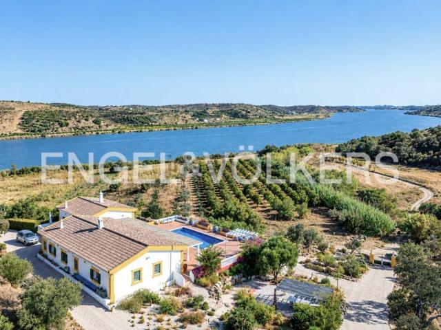 Moradia, Alcoutim e Pereiro