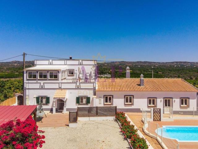 Moradia, Algoz