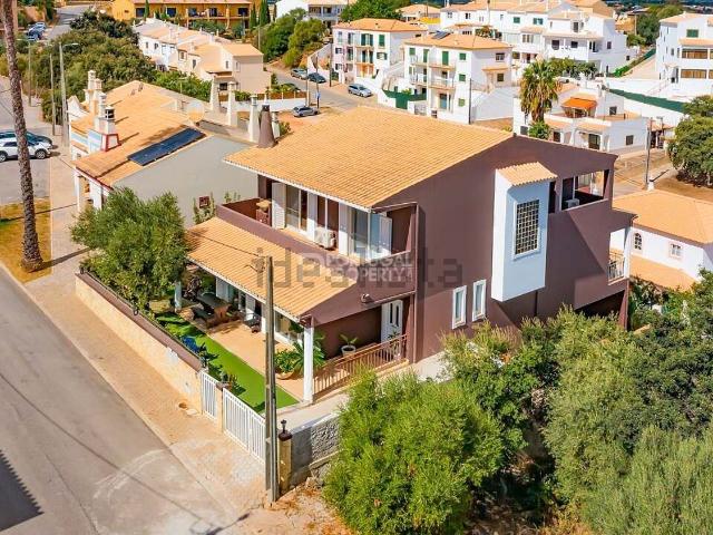 Moradia, Algoz