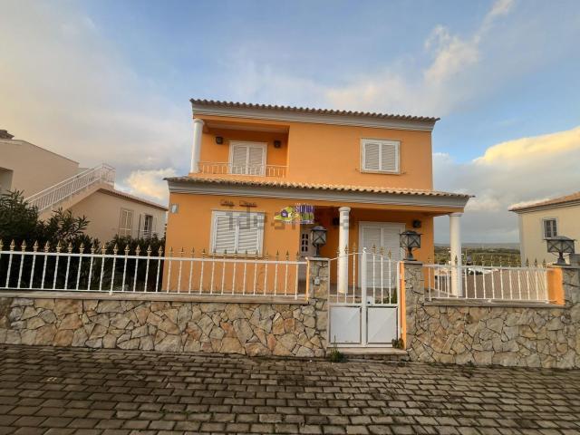 Moradia, Algoz