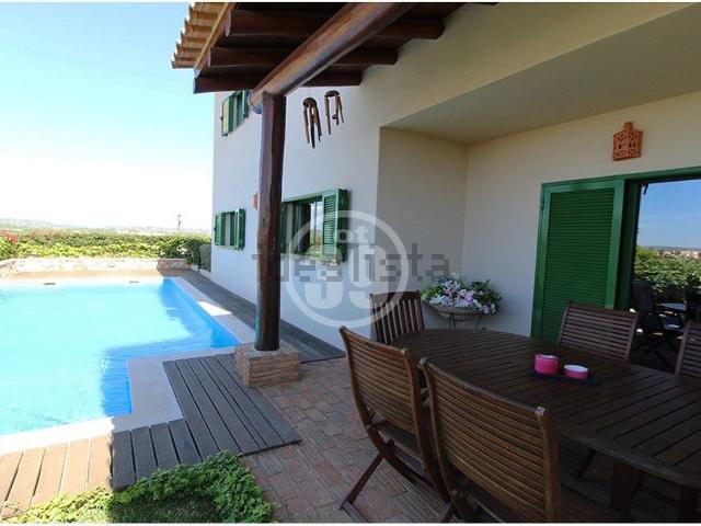 Moradia, Algoz