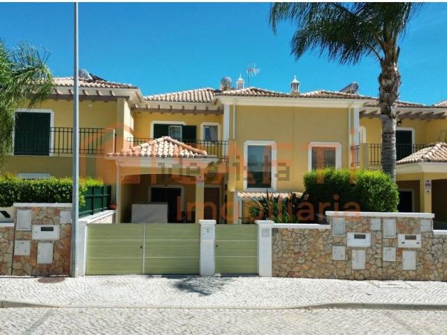Moradia, Algoz