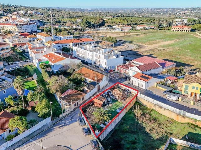 Moradia, Algoz