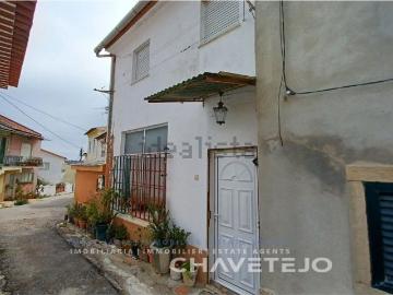 Moradia, Além da Ribeira e Pedreira