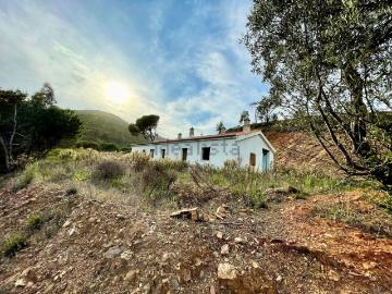 Casa à venda em Alferce