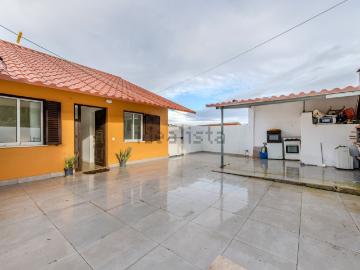 Casa à venda em Alferce - Churrasqueira