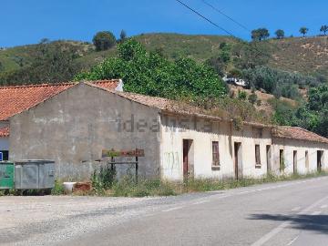 Casa à venda em Alferce