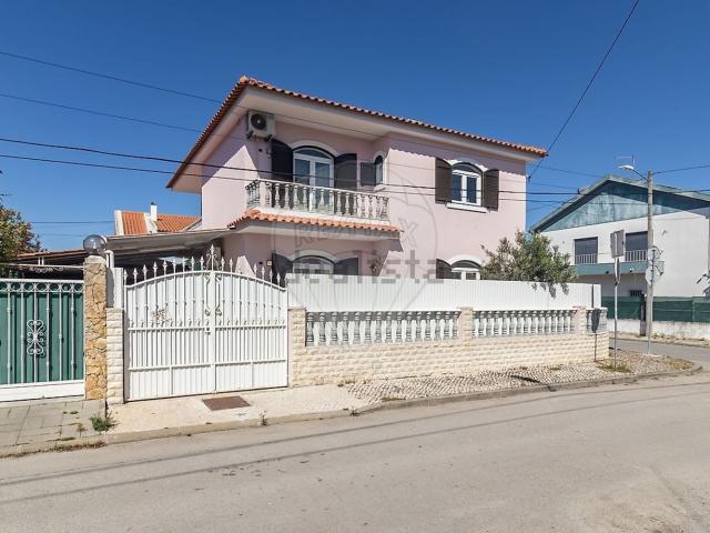Moradia, Alhos Vedros