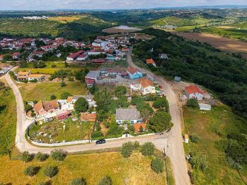 Moradia, Almoster