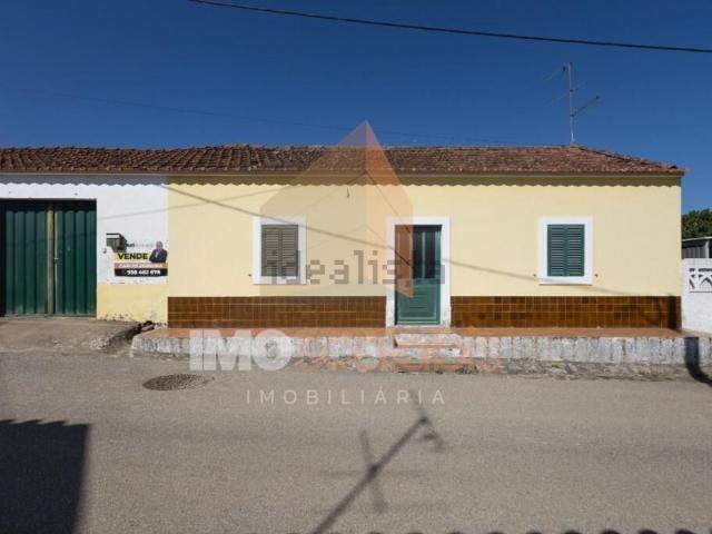 Moradia, Almoster