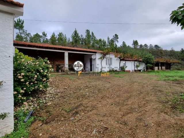 Moradia, Almaceda