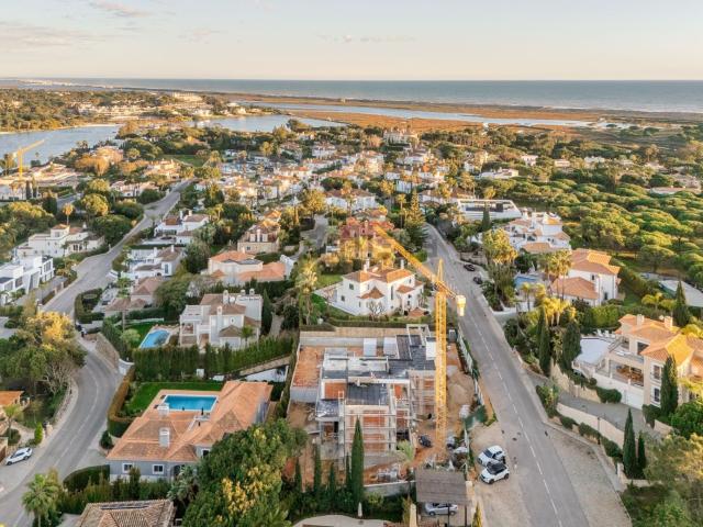 Moradia, Almancil