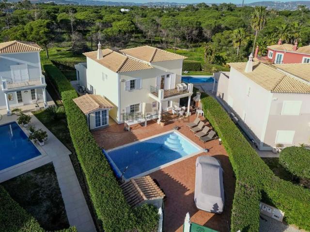 Moradia, Almancil