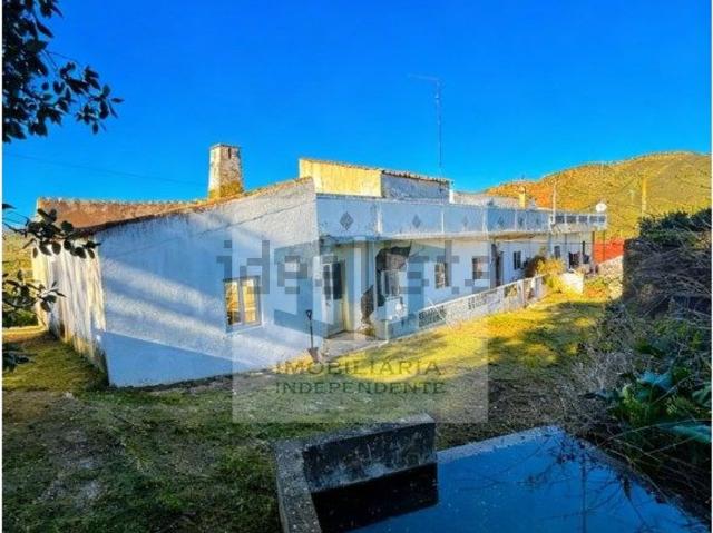 Moradia, Alte
