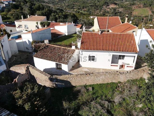 Moradia, Alte