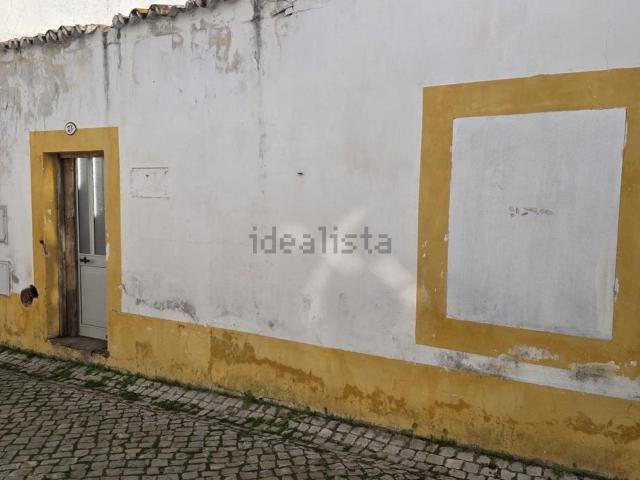 Moradia, Alte