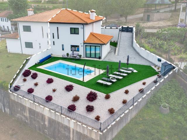Moradia, Alvarenga