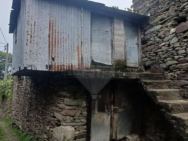 Moradia, Alvarenga