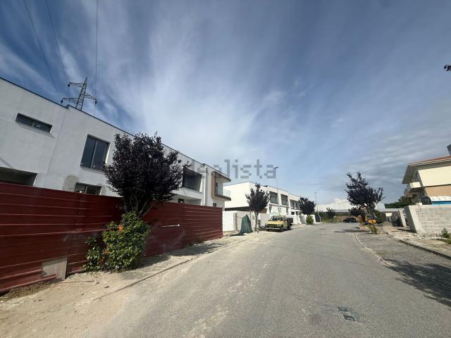 Moradia, Alvarelhos