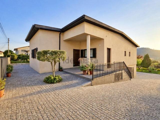 Moradia, Alvarelhos