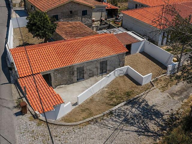 Moradia, Amares e Figueiredo